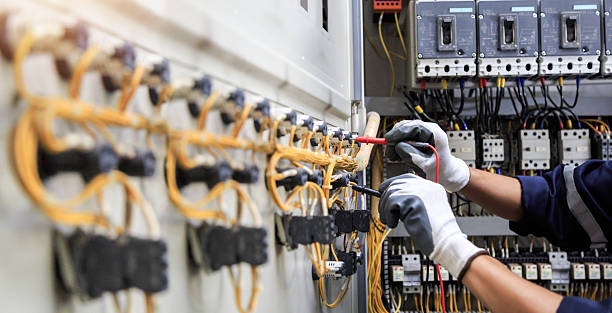 Professional Lighting Installation technician working in Delaware County County, IN